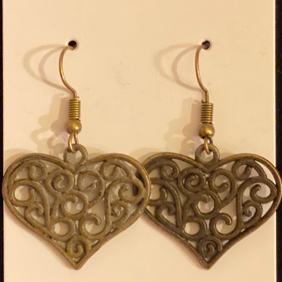 Beautiful heart earrings!! - Picture 4 of 4